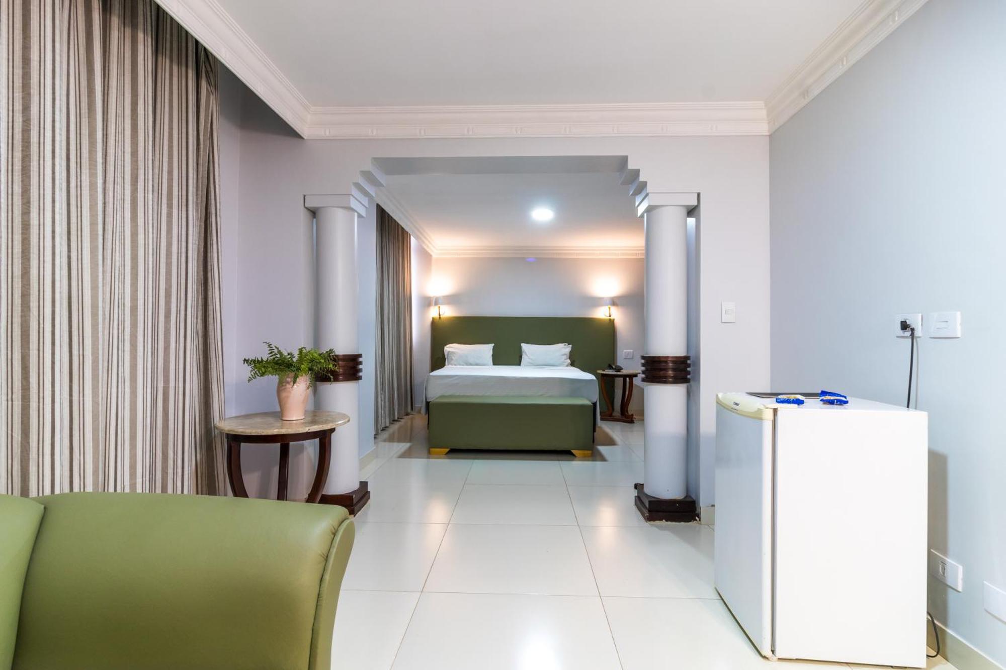 Umuarama Plaza Hotel By Castelo Itaipava Goiânia Eksteriør billede