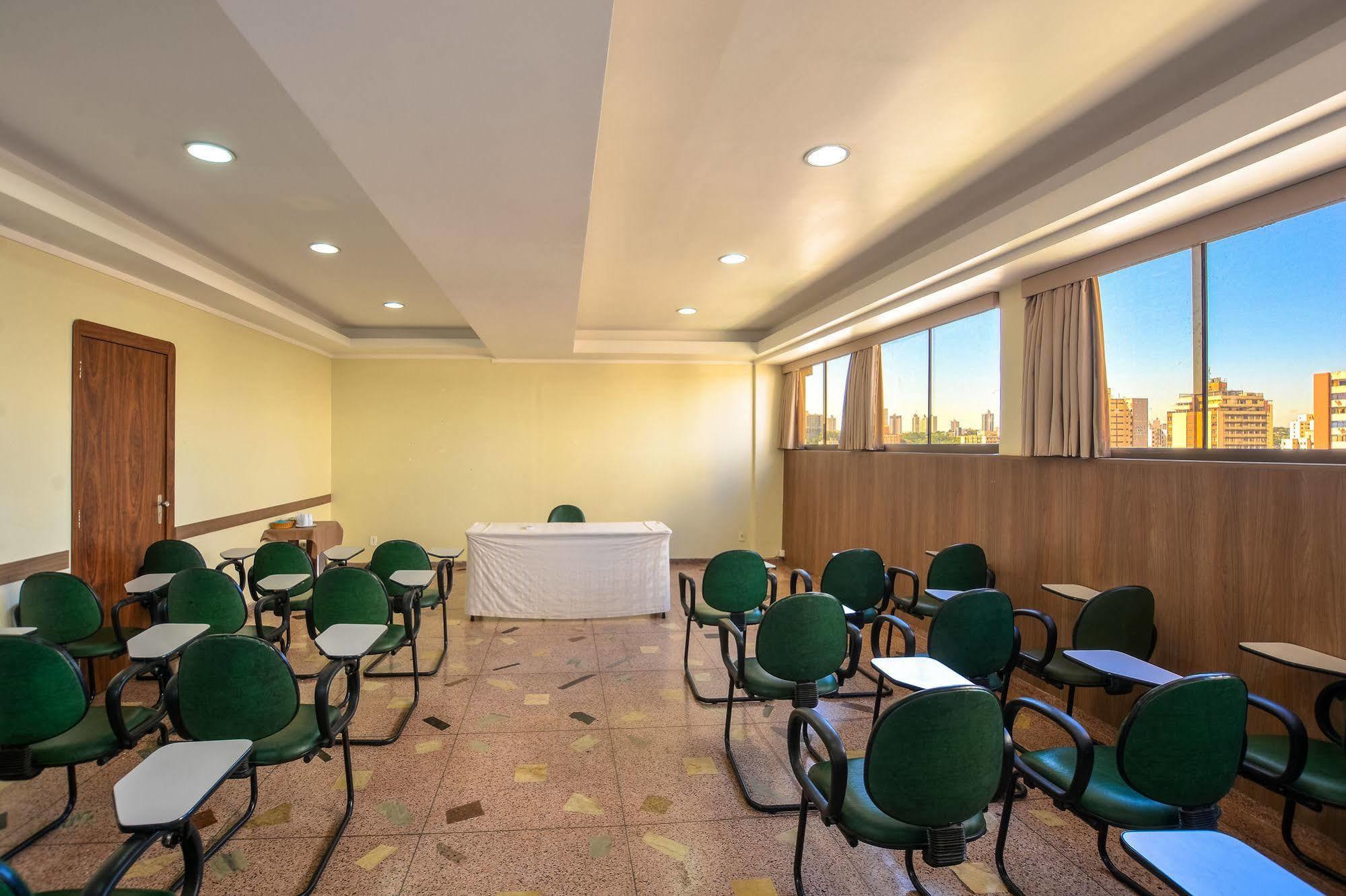 Umuarama Plaza Hotel By Castelo Itaipava Goiânia Eksteriør billede